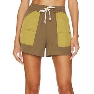 Kjera Shorts in Olive Green Mix